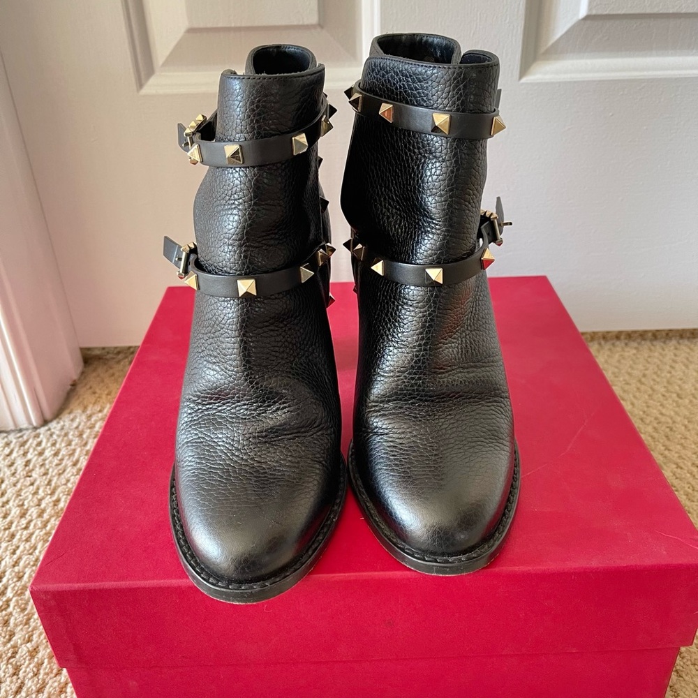 Valentino Rockstud Grainy Calfskin Ankle Boot 90mm/ 3.5” heel height Gold studs